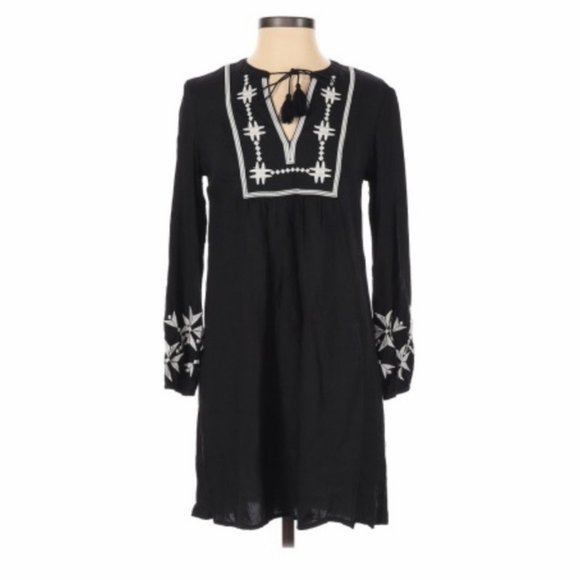Old Navy | Dresses | Old Navy Black White Embroidered Tunic Dress | Poshmark Old Navy | Dresses | Old Navy Black White Embroidered Tunic Dress | Poshmark